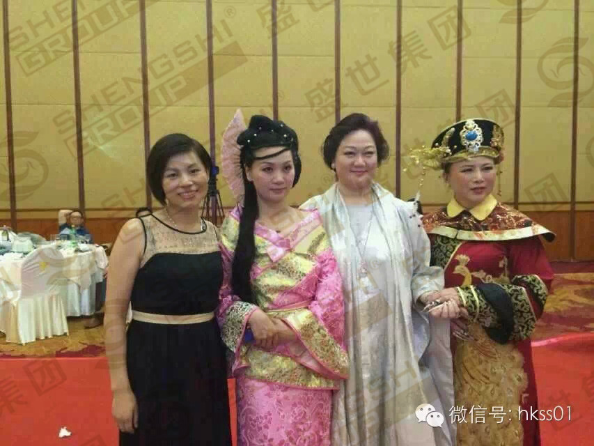 王俊華總裁與彭玉玲女士合影